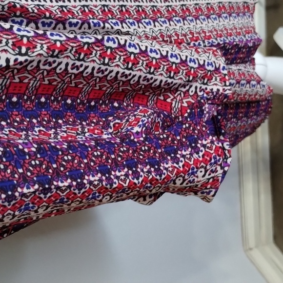 NY Collection women's size medium triangle button open in back purple red top - Picture 5 of 10